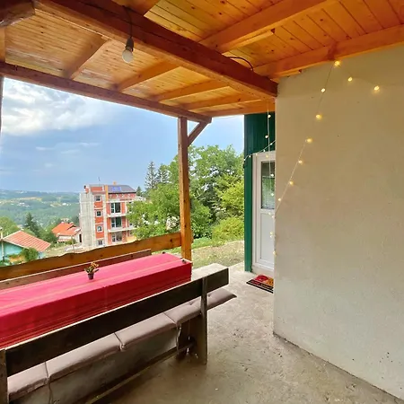 Kъщичка в полите на планина витоша с коне и животни 3*