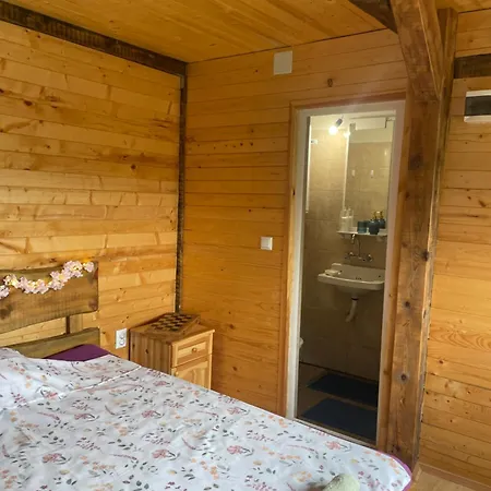 Kъщичка в полите на планина витоша с коне и животни 3* Sofía
